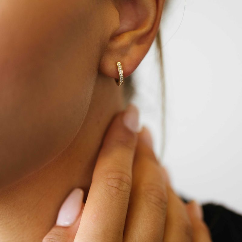 EC Øreringer i gult gull med diamant 0,08 ct WSI 24150020